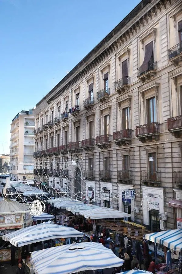 Toscano Palace Luxury Rooms Catane 0*,